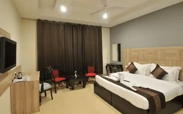 Hotel Ekant | Hotels Near Chandigarh Airport | Accommodation 1