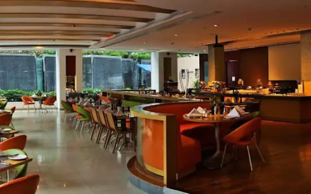 Places To Visit in Chandigarh For Couples: sector 17 : Restaurant 1