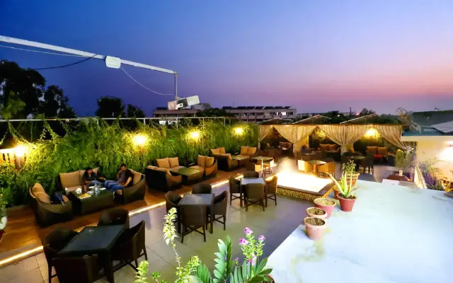 rooftop restaurants in Chandigarh | City Buzz | Intro 1