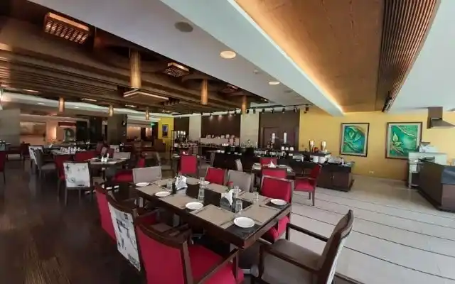 5 Star Hotels in Chandigarh | Mountview | Dining 2