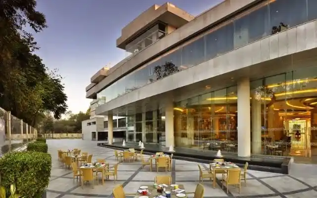 5 Star Hotels in Chandigarh | The Lalit | Dining 1 