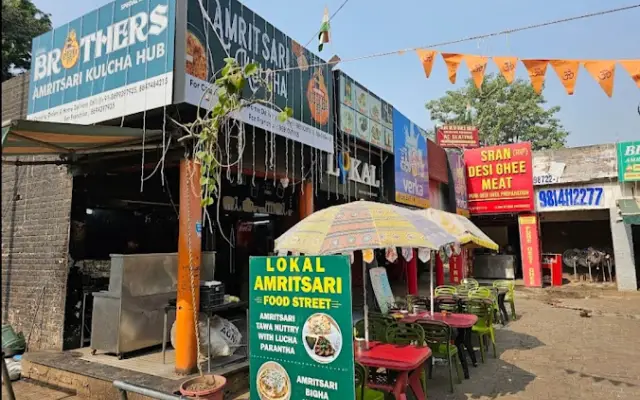 Street Food in Chandigarh | Amritsari Kulcha Hub | Intro