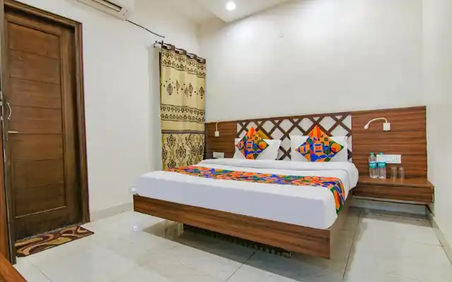 Hotels near Chandigarh Railway Station | FabHotel | Accommodation 3