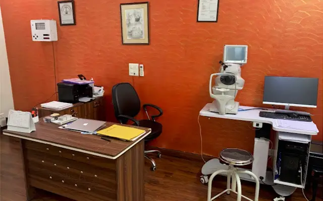 Eye Specialist in Chandigarh | DR Nishant | Intro 2