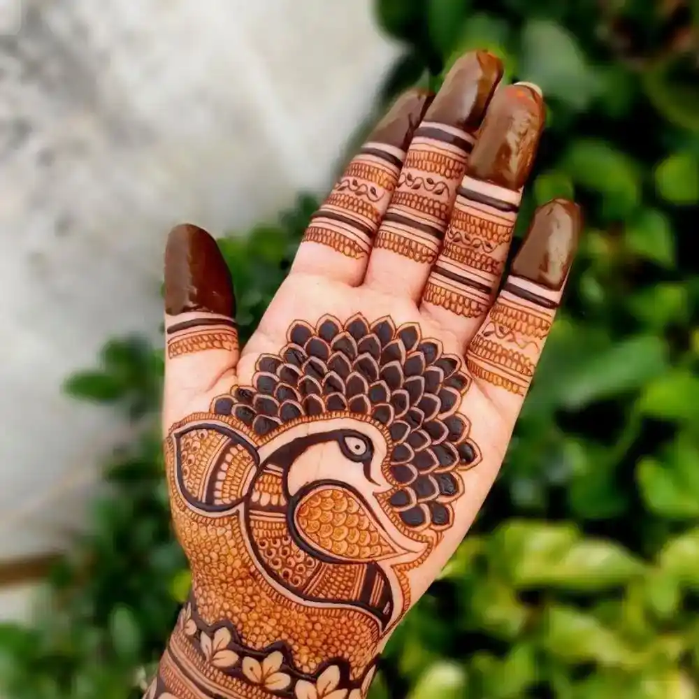 Simple Mehndi Design: Peacock Motifs