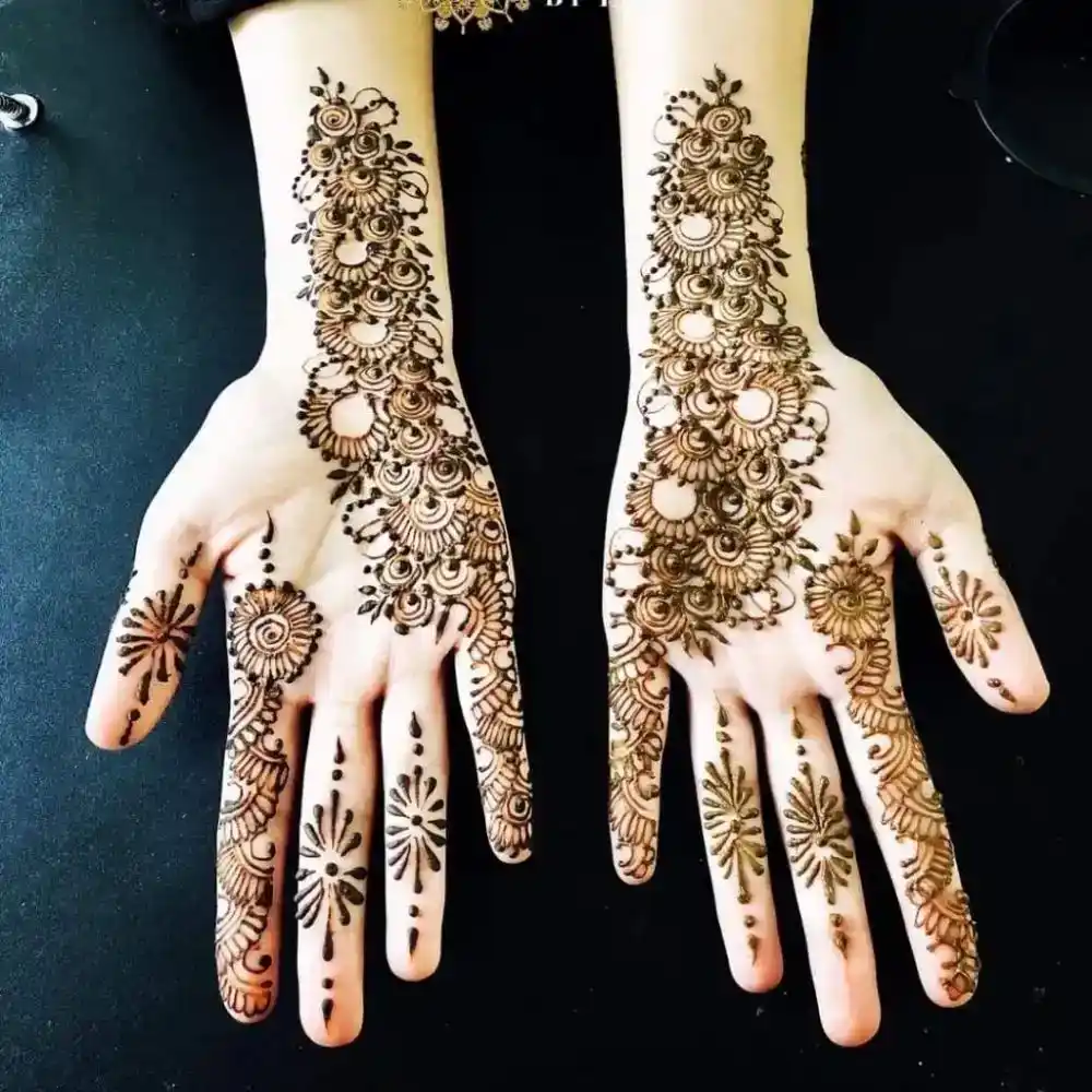 Simple Mehndi Design: Arabic  