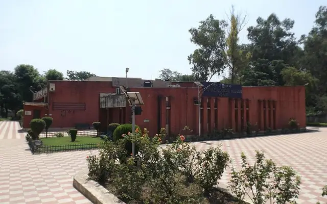 Tourist Places Near Chandigarh | Roopnagar | Archaeologocal Museum 1