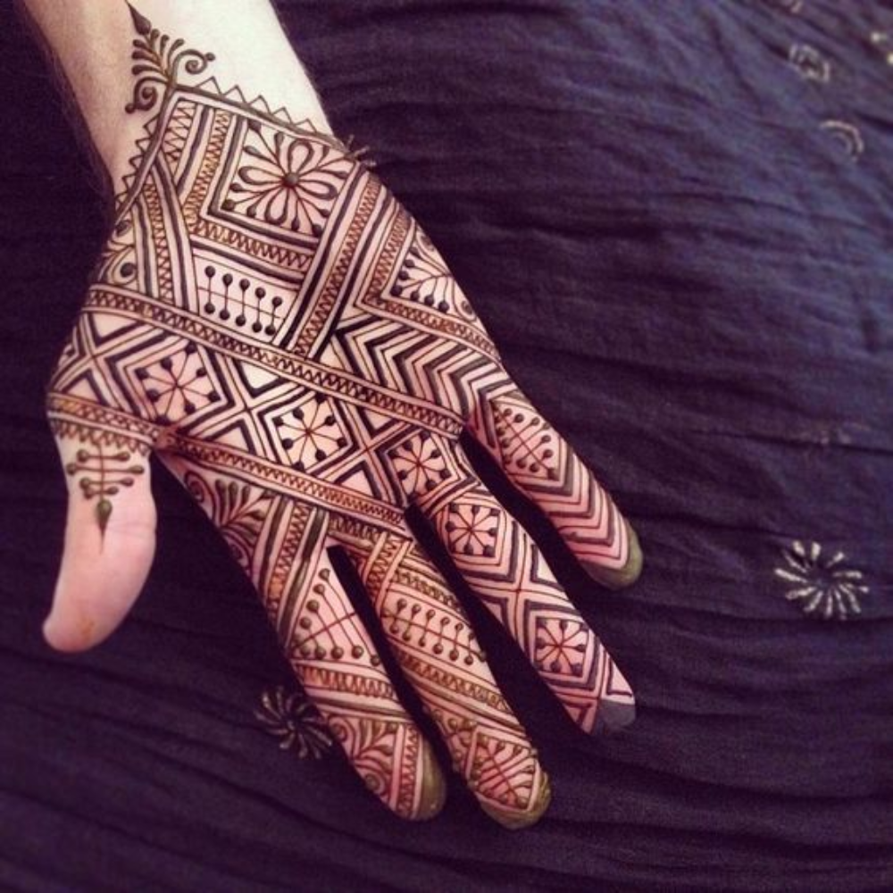 Royal Front Hand Mehndi: Geometric and Fusion