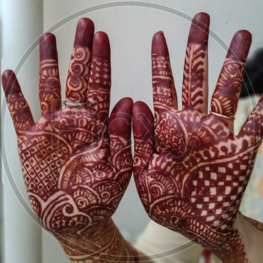 Royal Front Hand Mehndi: Maintaining the Beauty