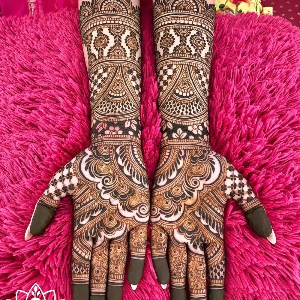 Full Hand Mehndi Design: Traditional Full-Hand Mehndi Design