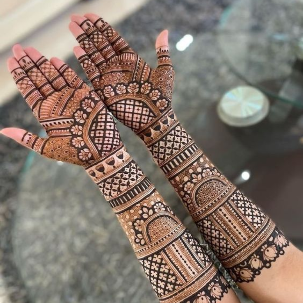 Royal Front Hand Mehndi: Traditional Royal